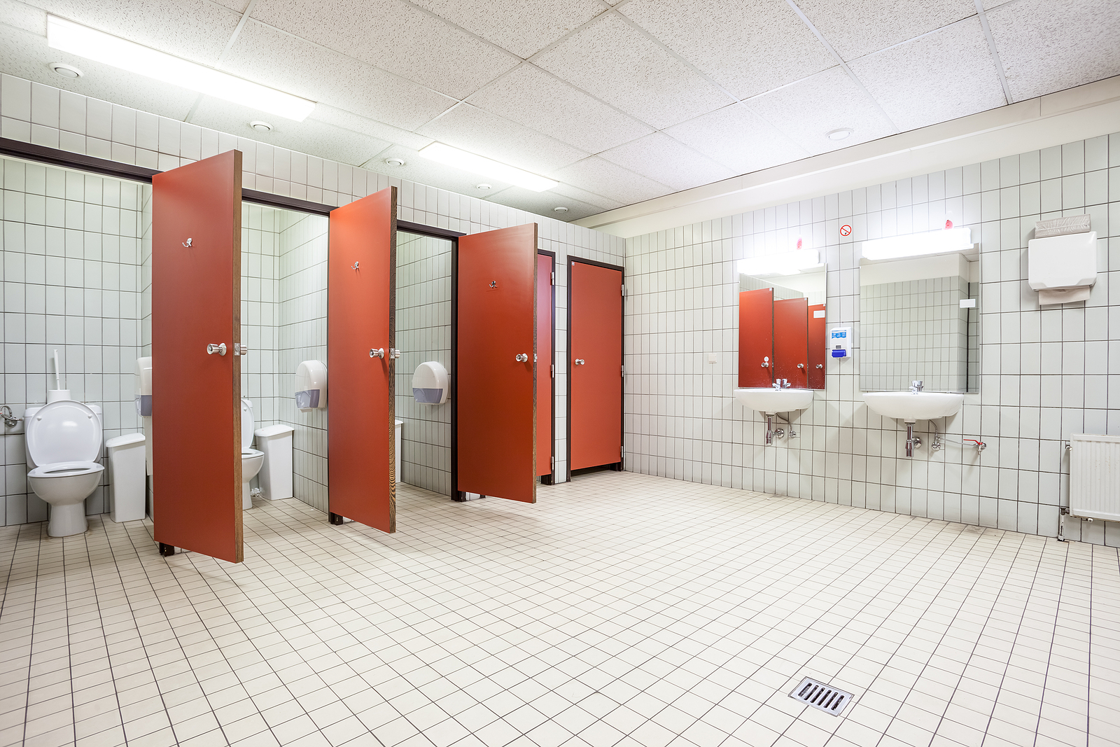 Commercial toilet cleaning - Public-Toilet-In-A-Building